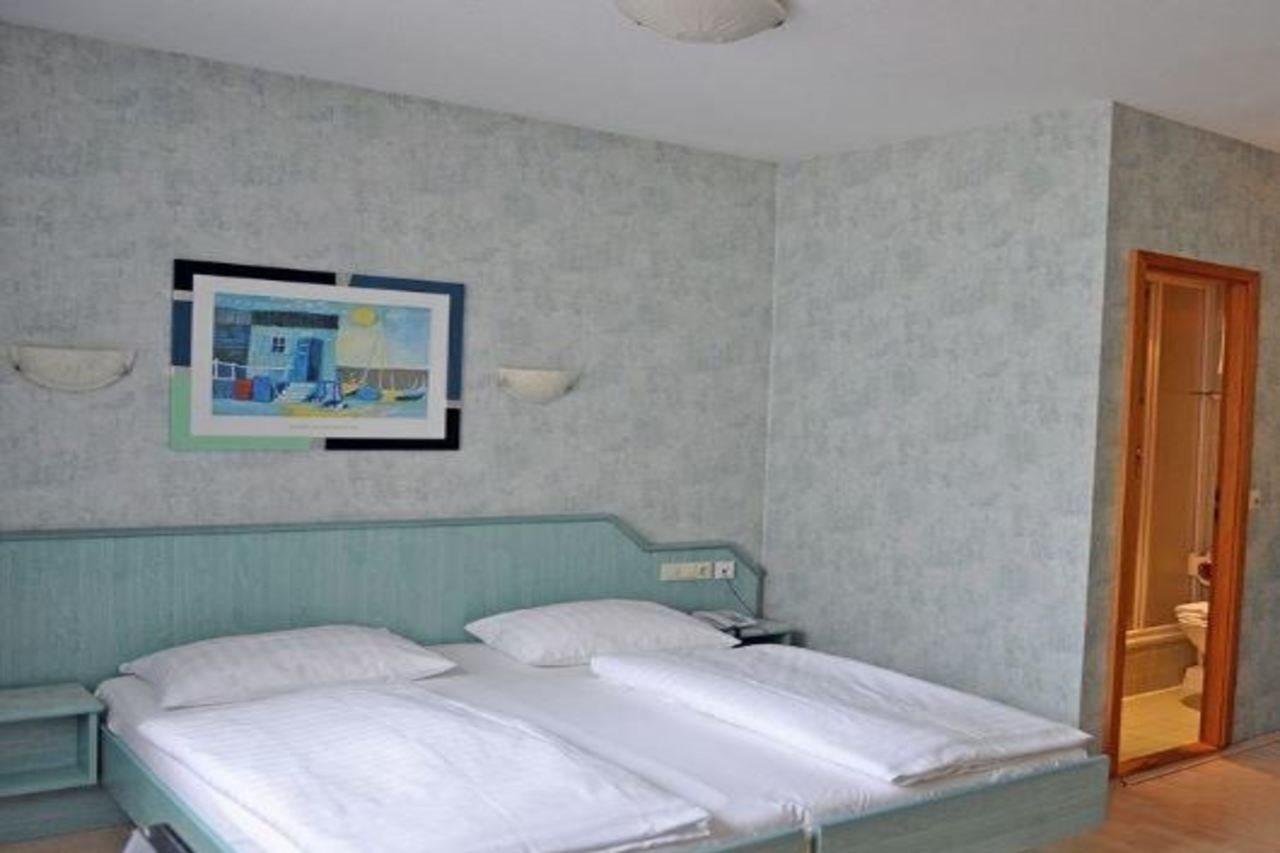 Hotel Astoria Франкфурт на Майн Екстериор снимка