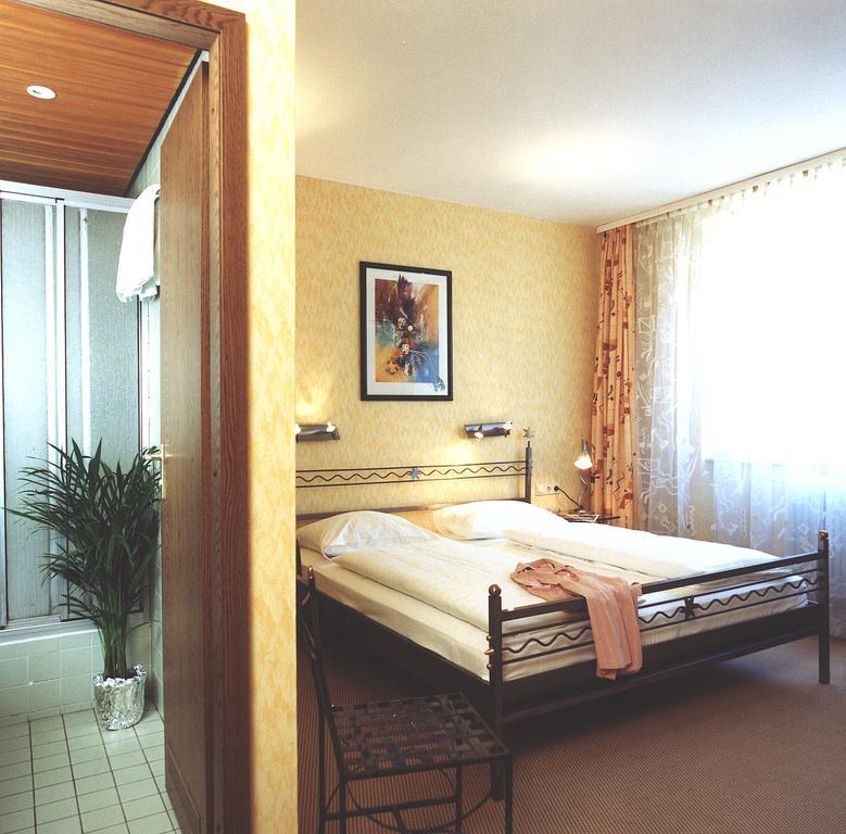Hotel Astoria Франкфурт на Майн Екстериор снимка