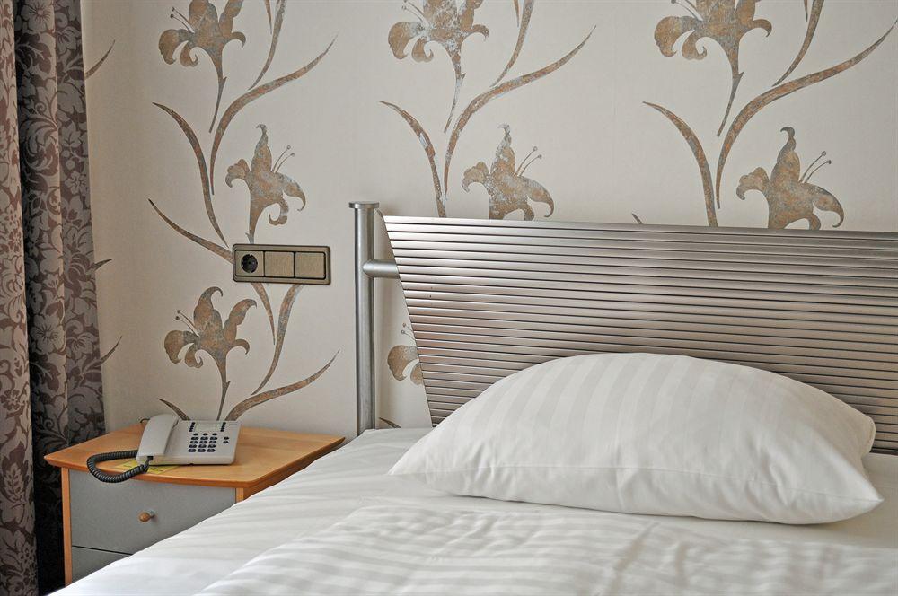 Hotel Astoria Франкфурт на Майн Екстериор снимка