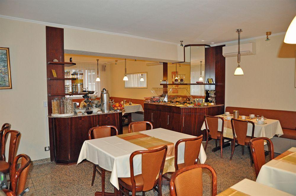 Hotel Astoria Франкфурт на Майн Екстериор снимка