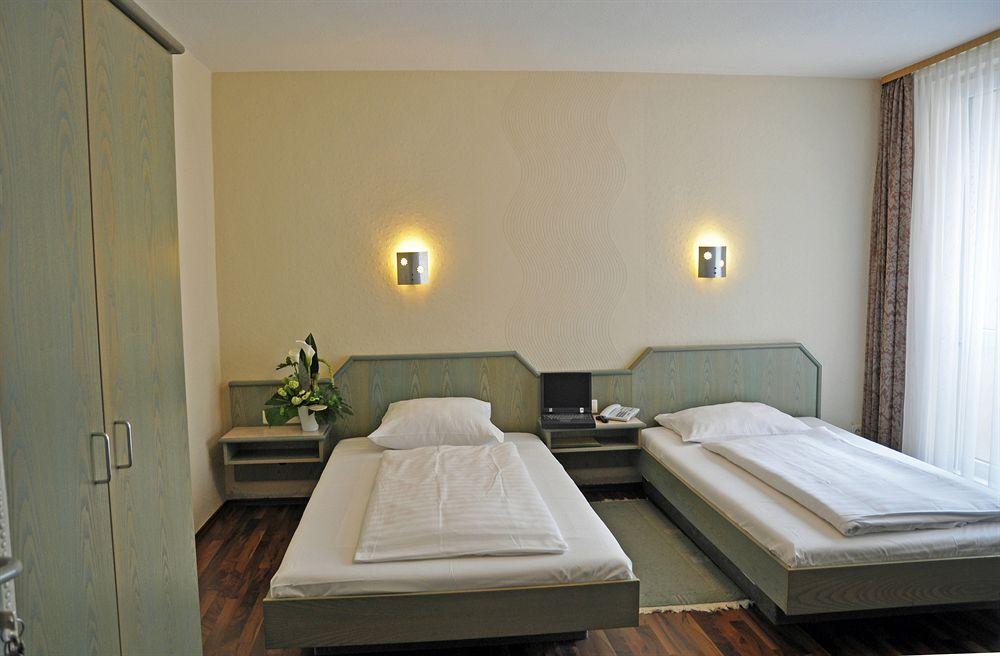 Hotel Astoria Франкфурт на Майн Екстериор снимка