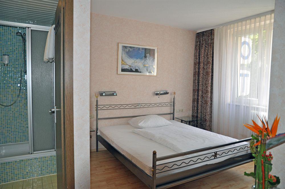 Hotel Astoria Франкфурт на Майн Екстериор снимка