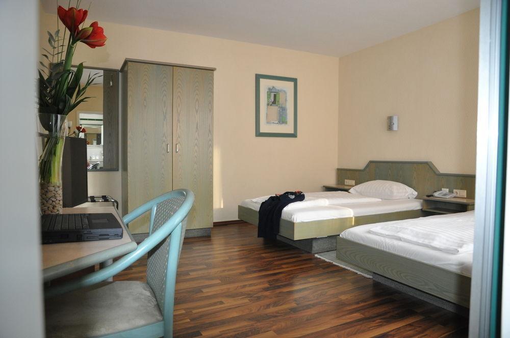 Hotel Astoria Франкфурт на Майн Екстериор снимка