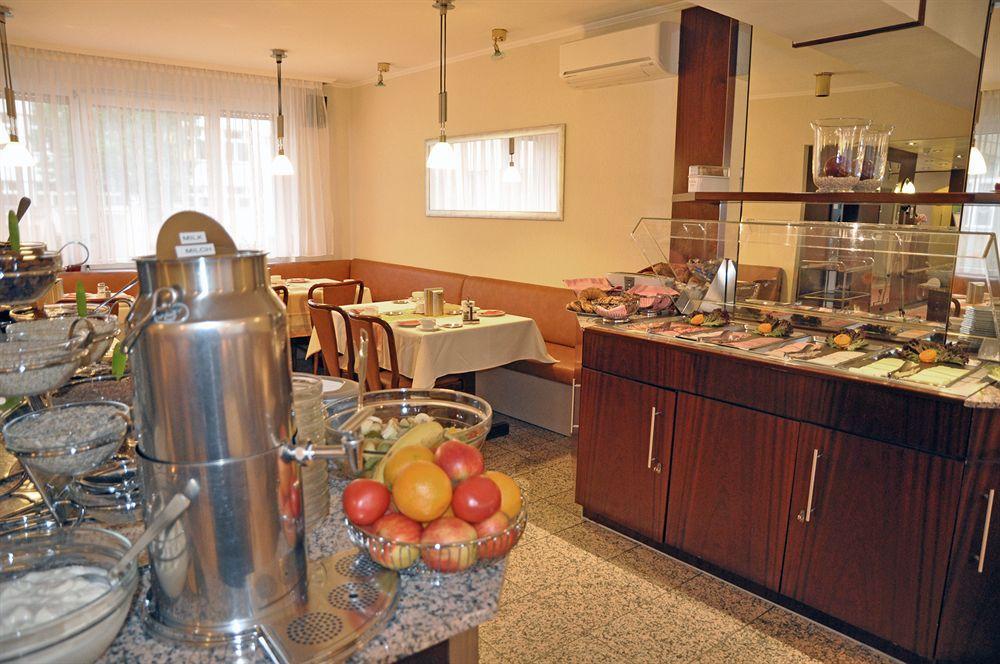 Hotel Astoria Франкфурт на Майн Екстериор снимка